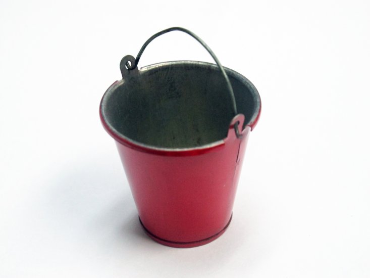 Scaled Metal Water Bucket Red x 1 - Click Image to Close