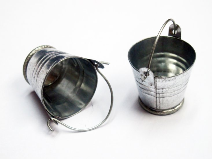 Scaled Metal Water Bucket Silver x 1 - Click Image to Close
